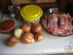 Шашлык из курицы в духовке: Подготовить ингредиенты для приготовления шашлыка из курицы в духовке.