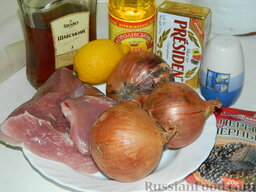 Шашлык на сковороде: Продукты для приготовления шашлыка из свинины на сковороде.