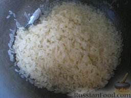 Салат "Херсонский" с языком: Рис промыть в нескольких водах.