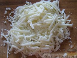 Лаваш с зеленью к шашлыку: Натереть на крупной терке  твердый сыр.
