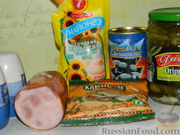 Салат с ветчиной "Черноглазая красавица": Подготовить продукты для салата с ветчиной.