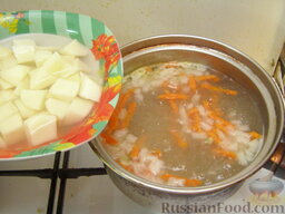 Суп гречневый со свиным языком: Через 10 минут добавить в бульон картофель.