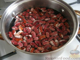 Фасоль красная с ореховым соусом: Как приготовить красную фасоль в соусе:    Помыть и замочить фасоль на 6-8 часов.