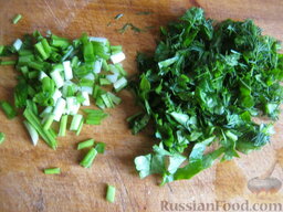 Фасоль красная с ореховым соусом: Зелень и зеленый лук помыть и мелко нарезать.