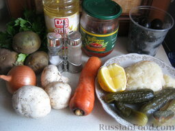 Солянка овощная с шампиньонами: Продукты для солянки овощной с грибами перед вами.