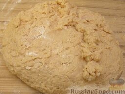 Лепешки из фасоли, с орехами и сыром: Замесить тесто. Оно получается очень мягким.    Включить духовку.