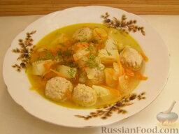Суп с фрикадельками из рыбных консервов: При подаче суп с рыбными фрикадельками посыпать укропом.