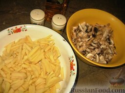 Картофель "Идеал": Как приготовить картофель с грибами:    Очищенный картофель нарезать крупной соломкой. Грибы помыть, обсушить и нарезать соломкой.
