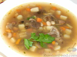 Грибной суп "Опенок": При подаче грибной суп с опятами украшаем (посыпаем) зеленью. И можно добавить сухарики и/или сметану.  Приятного аппетита!