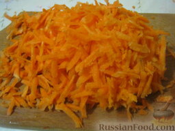 Cалат из яблок и кураги: Как сделать салат из яблок и кураги:    Морковь очистить. Помыть и натереть на крупной терке.