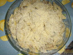 Ракушки, фаршированые грибами и домашними колбасками: Посыпаем фаршированные ракушки с грибами тертым сыром.