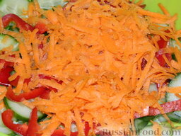 Салат из капусты и овощей "Красотка": Добавить тертую на крупной терке морковь.