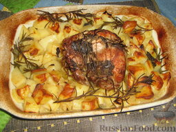 Жаркое из телятины (рулет) и картофель в духовке (Arrosto): Запекаем около 1 часа.