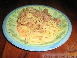 Спагетти с тунцом: Спагетти с тунцом готовы. Приятного аппетита!