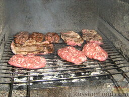 Сердце на барбекю: Жарить на решетке над углями или на сковороде-гриль. Можно нанизать на шампуры и жарить, как шашлык.