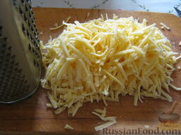 Закуска из лаваша: Сыр твердый (брынзу) натереть на терке.
