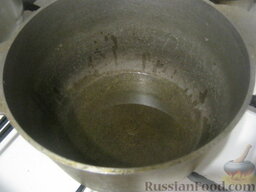 Жареный рис на гарнир: Как приготовить жареный рис:    В казанок налить растительное масло, хорошо нагреть.