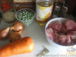 Суп с фрикадельками и зеленым горошком "Дачный": Продукты для супа с фрикадельками перед вами.