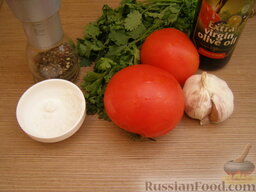 Салат с помидорами и кинзой: Для этого салата нужно минимум продуктов. Приготовить салат из свежих помидоров легко можно не только дома, но и на природе.