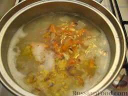 Суп рисовый с яйцом: Добавить смесь в бульон, проварить рисовый суп с яйцом 5 минут.