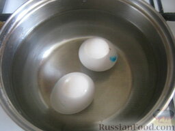 Плацинды с творогом и зеленым луком: Как приготовить плацинды с творогом и зеленью:    Отварить вкрутую куриные яйца. Охладить.