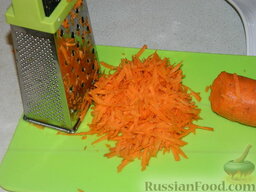 Нежные печеночные оладьи: Морковь натереть на крупной терке.
