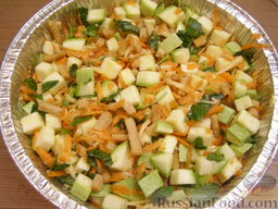 Запеканка из картофеля и кабачков (в микроволновке): Сверху аккуратно распределить овощную смесь.