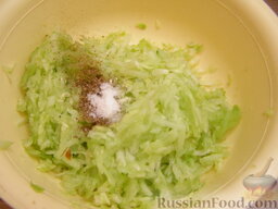 Смузи овощной (разгрузочная диета): Натереть на терке. Добавить соль и кориандр (можно и другие специи, на ваш вкус).