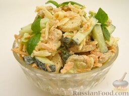 Простой овощной салат с сухариками: Овощной салат с сухариками готов. Приятного аппетита!.