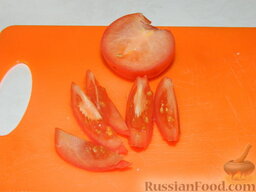 Теплый салат с зеленой фасолью и помидорами: На  разогреть 1-2. ложки  масла.  фасоль  чеснок,, на  огне 5-7.