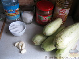 Салат из кабачков, консервированный на зиму: Продукты для салата из кабачков на зиму перед вами.    Простерилизовать банки и крышки.