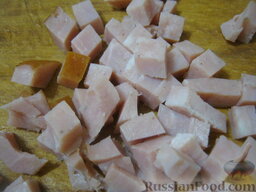 Омлет с овощами, зеленью и сыром: Ветчину порезать кубиками.