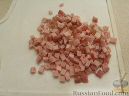 Картофельные оладьи с сыром и ветчиной: Ветчину нарезать очень мелкими кубиками.