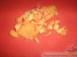 Холодный суп на свекольно-овощном отваре: Картофель - кубиками.