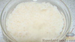Запеканка с кабачками: Как приготовить запеканку из кабачков с фаршем:    Рис залить кипятком на 20 минут.