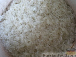 Плов из мидий по-одесски: Промыть рис. Вскипятить чайник.