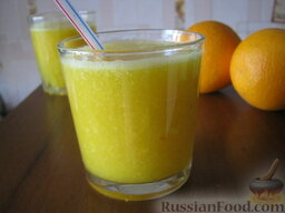 Смузи из персика и апельсина: Смузи из персика и апельсина готов. Подавать фруктовый смузи охлажденным.  Приятного! :)