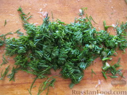 Любимые оладьи из индюшатины и зелени: Зелень укропа помыть и мелко нарезать.