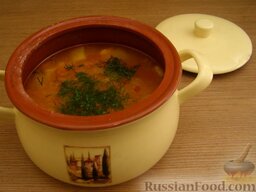 Фасолевый суп в микроволновке: Заправьте суп укропом. Оставьте фасолевый суп под крышкой на 10-15 минут.