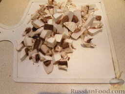 Банош (гуцульская кукурузная каша): Как приготовить банош:    Сначала приготовим грибную зажарку. Грибы моем, режем.