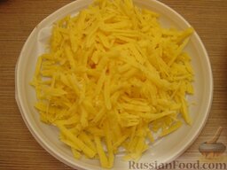 Канеллони (макароны), фаршированные кабачком и сыром: Сыр натереть на терке.