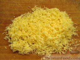 Блины, фаршированные луком и сыром: Сыр натереть на мелкой терке.
