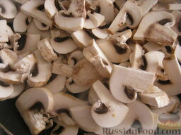 Тушеная капуста с грибами (в мультиварке): В чашу мультиварки налить растительное масло. Включить режим 
