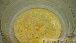 Сырный соус: Натереть сыр, выдавить чеснок и перемешать.   Сырный соус готов.