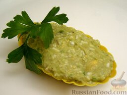 Салат-паштет из авокадо с яйцом: При подаче салат-паштет из авокадо украсить зеленью.    Приятного аппетита!