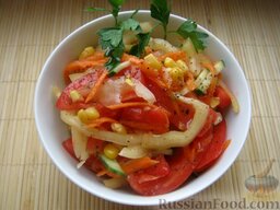 Салат "Щедрый" с помидорами и кукурузой: Салат из помидоров с кукурузой 
