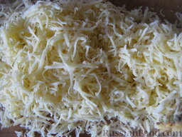 Котлеты в духовке, с секретом: Натереть на терке твердый сыр.