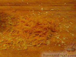 Бисквит "Апельсиновый": Как приготовить апельсиновый бисквит в мультиварке:    Вымыть апельсин. Снять цедру при помощи терки. Выжать апельсиновый сок (50-70 г).