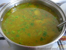Суп из свиных ребрышек с макаронами: Суп из свиных ребрышек с макаронами готов.  Помыть и мелко порезать зелень. Добавить в кастрюлю или непосредственно в тарелку.