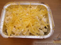 Цветная капуста с сыром (в микроволновке): Сверху посыпать оставшимся сыром. Поставить цветную капусту с сыром в микроволновку еще на 3 минуты.